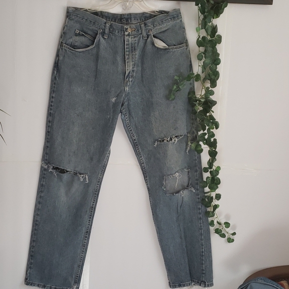 Vintage Distressed High Rise  Jean's - Picture 5 of 8